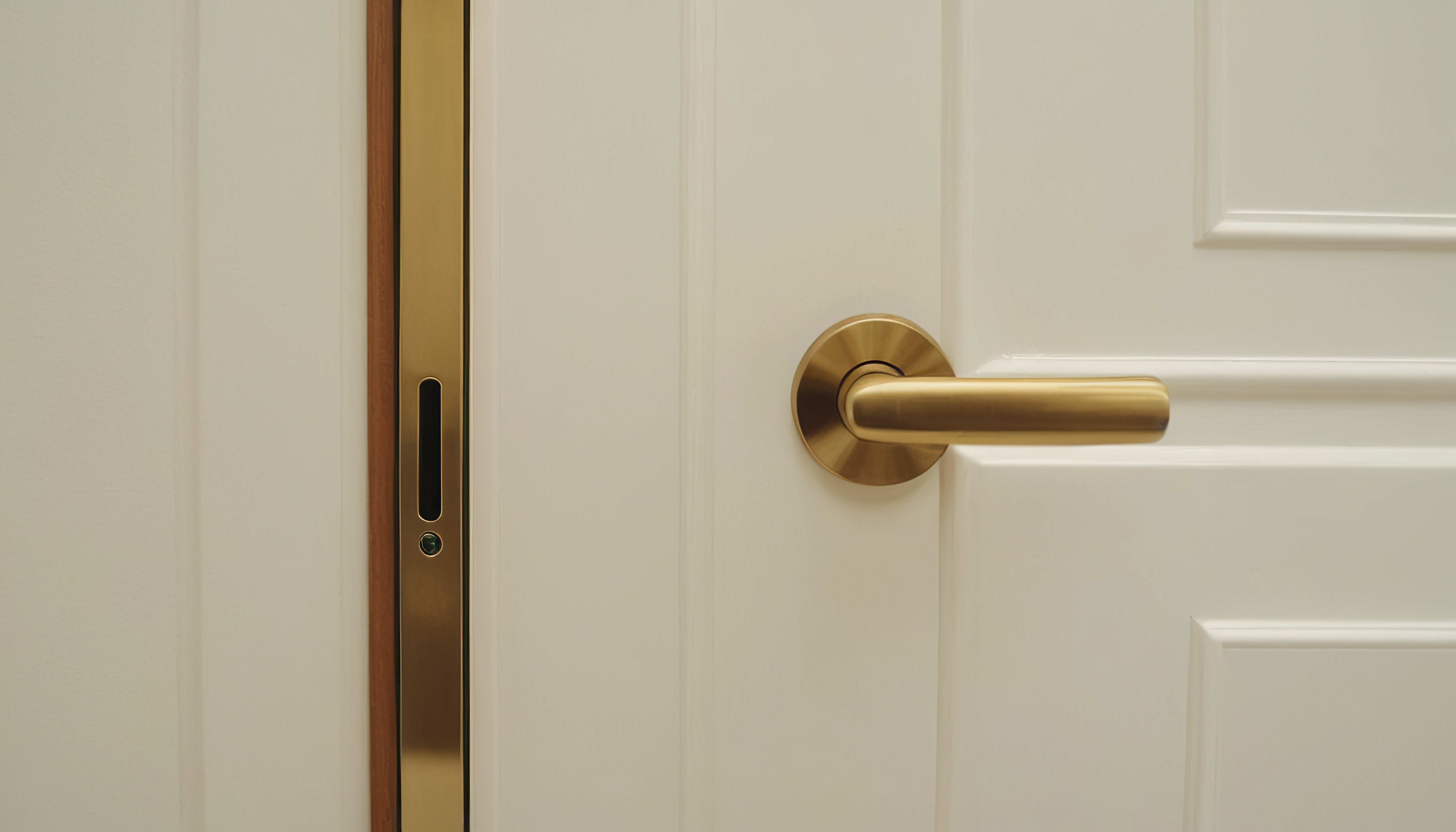 Choosing the Right Door Handle for Modern Interiors